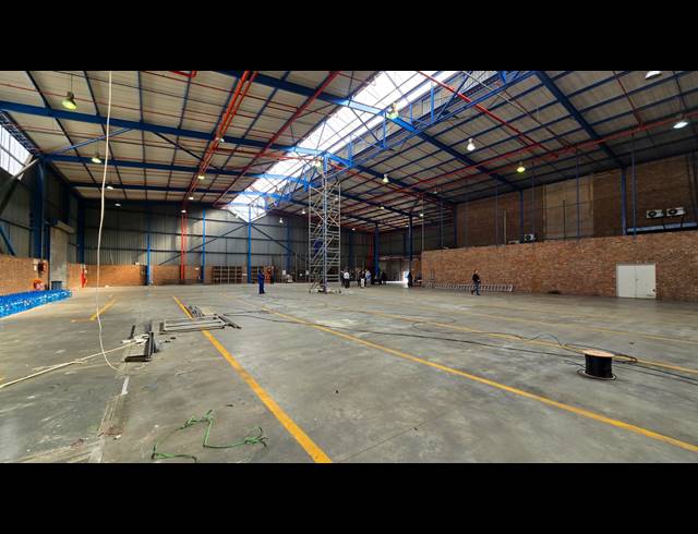 2,594M² WAREHOUSE TO LET IN SPARTAN